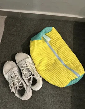 Come Lavare le Scarpe in Lavatrice Senza Danneggiarle – La Soluzione Perfetta con la Borsa per Scarpe